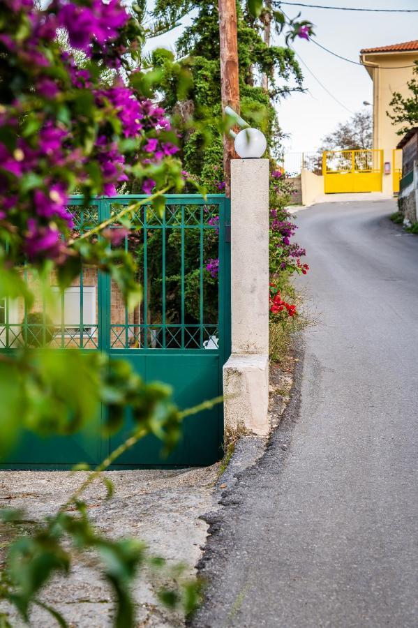 Chic & Spacious House In Rodia Heraklion Bagian luar foto