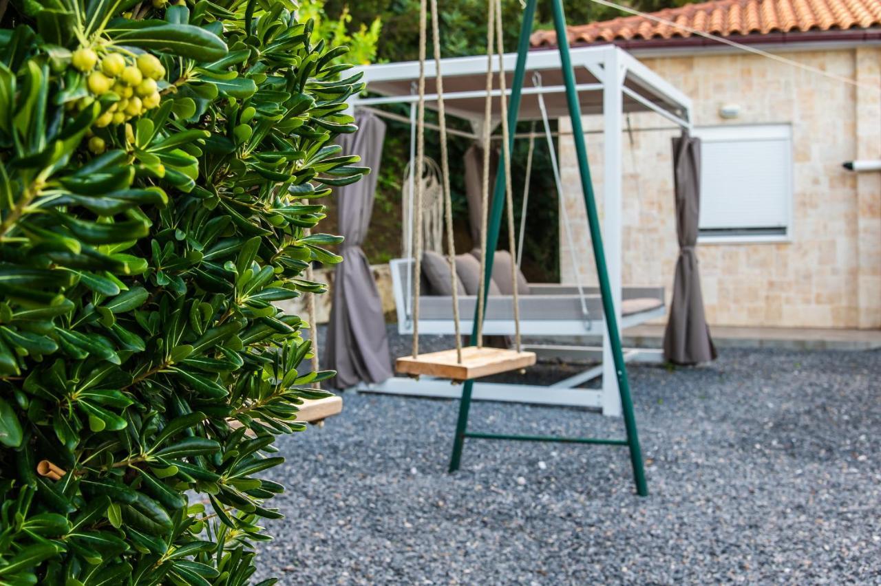 Chic & Spacious House In Rodia Heraklion Bagian luar foto